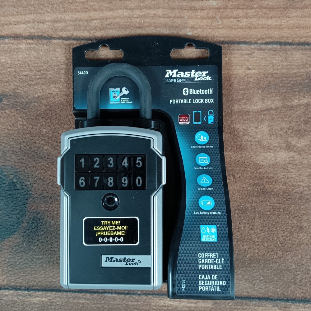 Master Lock Bluetooth Portable Lock Box SafeSpace 5440D Keyless Entry Security